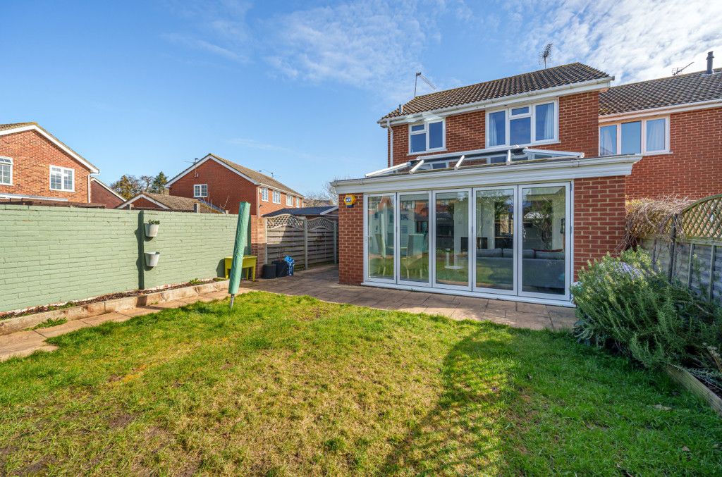 3 bed semidetached house for sale in Southwold Close, Lower Earley