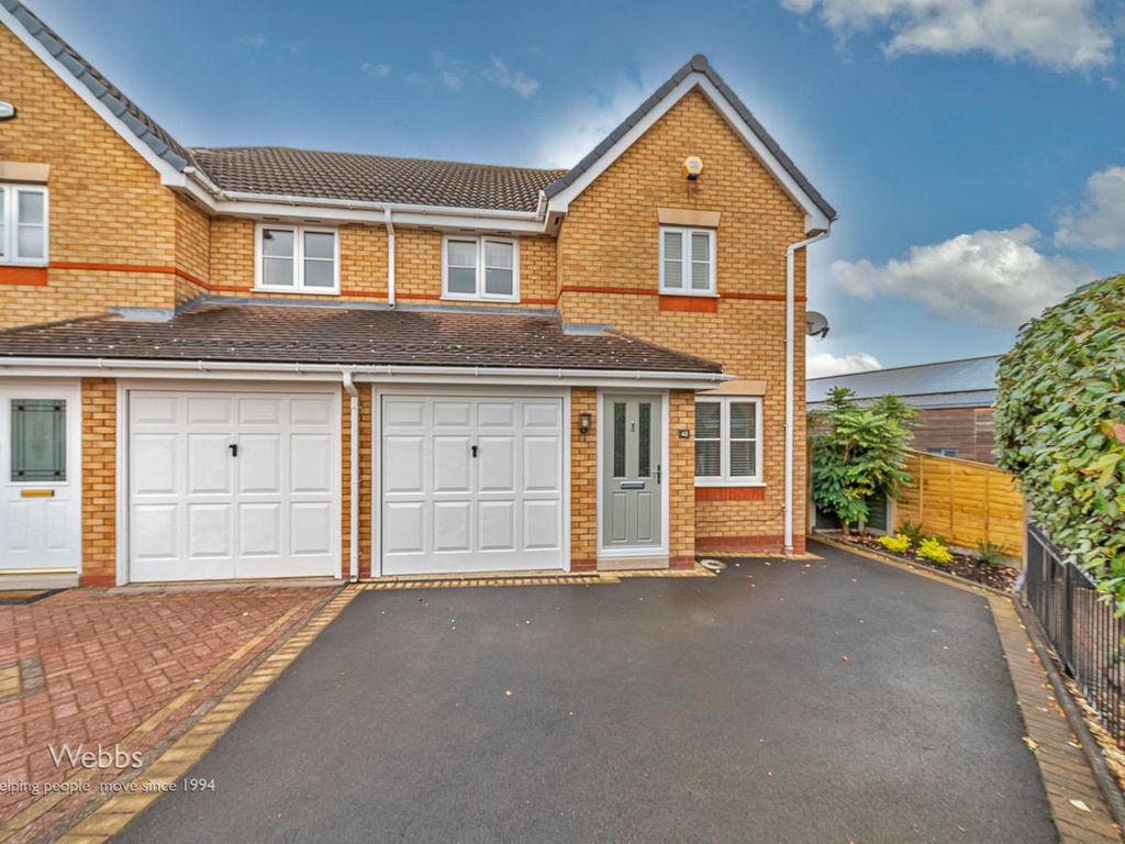 3 bed semidetached house for sale in Lingfield Road, Norton Canes