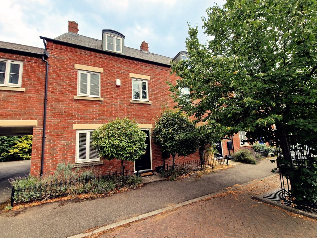 3 bed terraced house for sale in Levitt Lane, Cambridge, Cambridgeshire