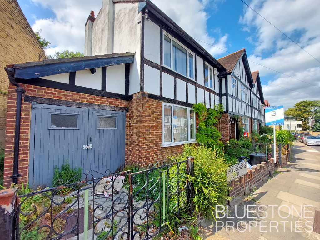 Holdernesse Road, London SW17  