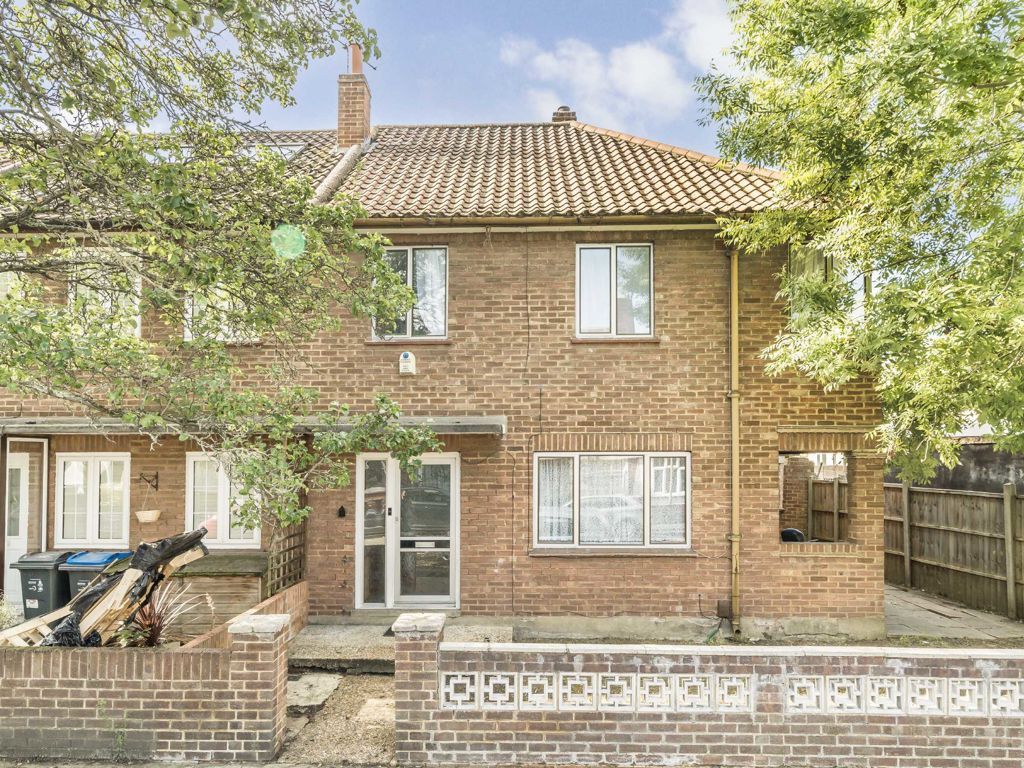 3 bed terraced house for sale in Havelock Road, London SW19, £650,000