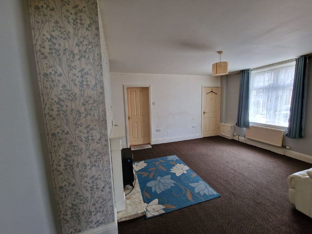 1 bed flat to rent in Avenue Parade, Accrington BB5 Zoopla