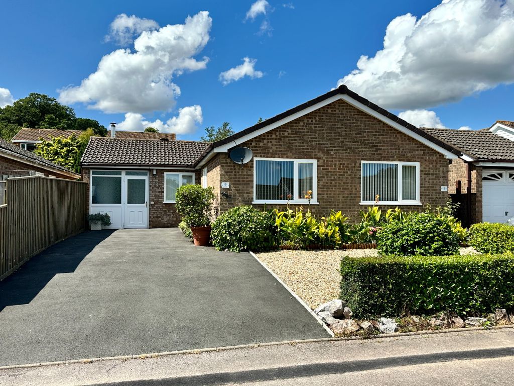 3 bed bungalow for sale in Silverdale, Exmouth EX8, £400,000 Zoopla
