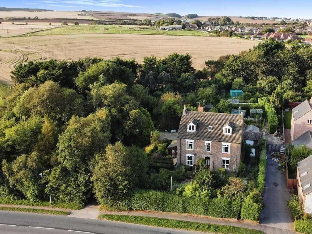 5 bed detached house for sale in Bridlington Road, Flamborough