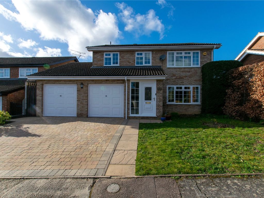 4 bed detached house for sale in Cotefield Drive, Leighton Buzard