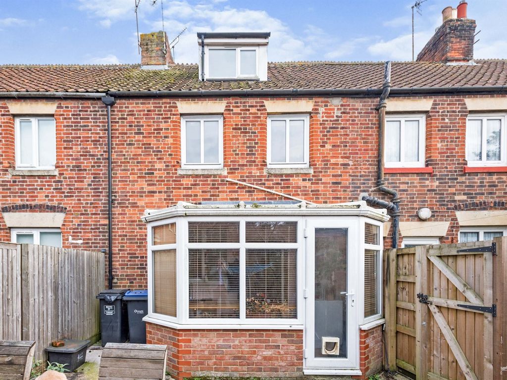 Estcourt Crescent, Devizes SN10  