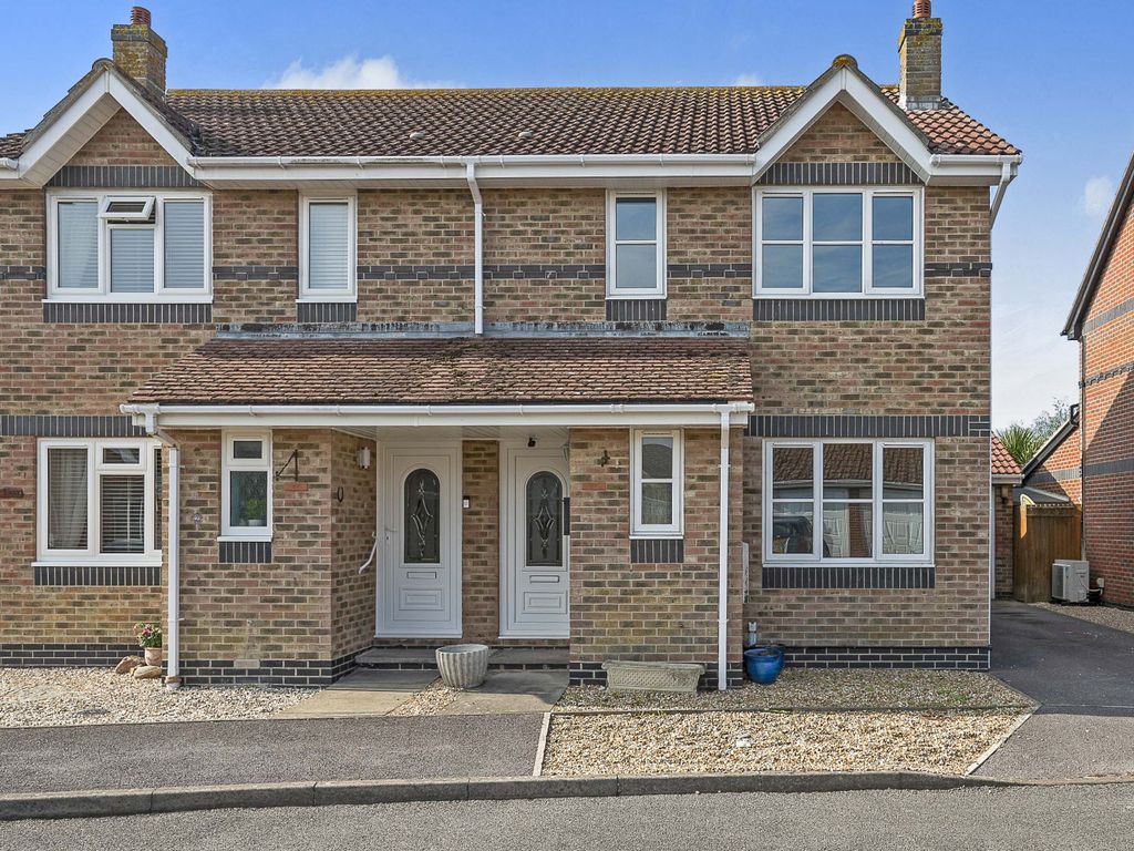3 bed semidetached house for sale in Wilton Close, Bracklesham Bay