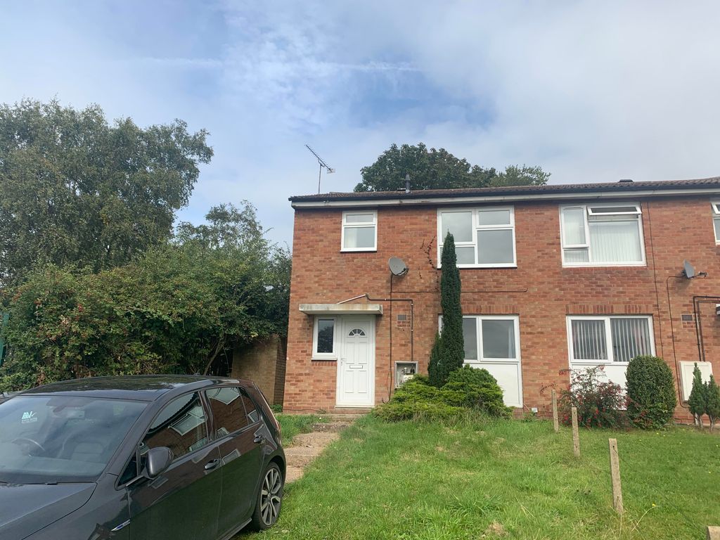 3 bed semidetached house to rent in Bailey Brook Crescent, Langley