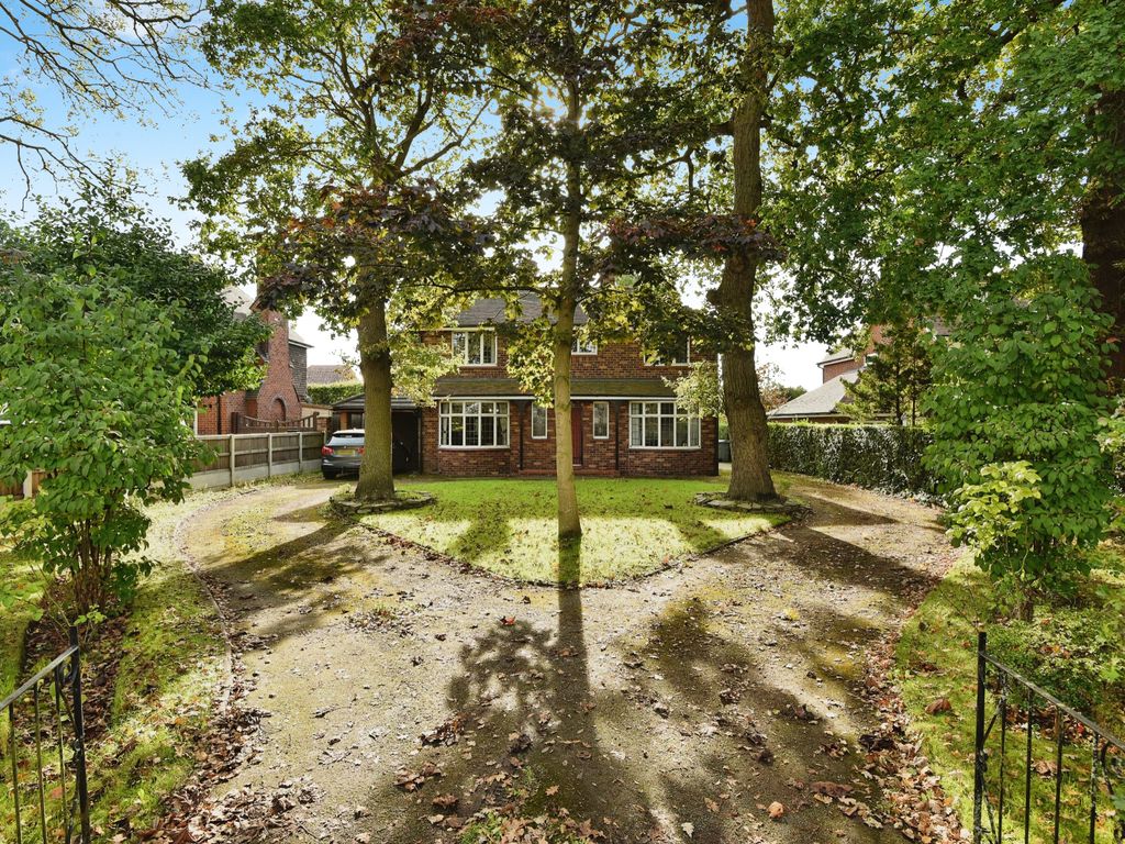 4 bed detached house for sale in Middlewich Road, Sandbach, Cheshire