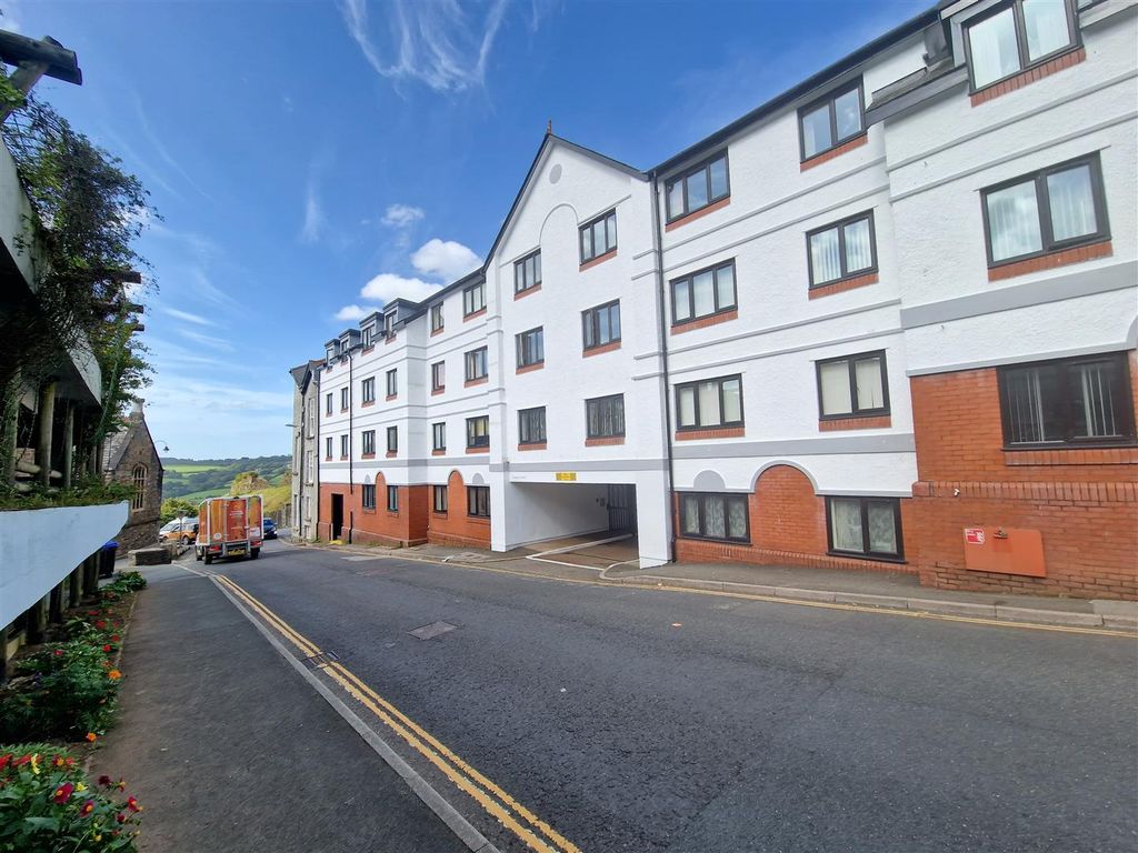 2 bed flat for sale in Westgate Mews, Launceston PL15, £70,000 Zoopla