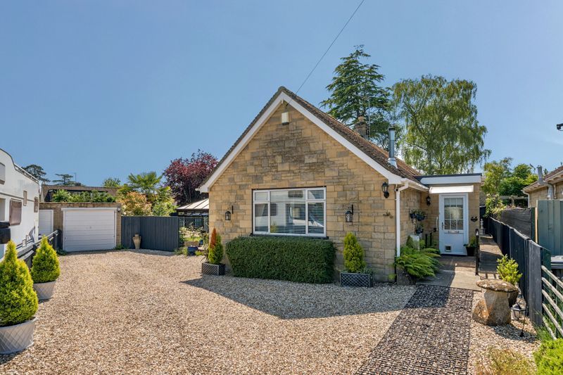 4 bed detached house for sale in Busby Close, Stonesfield, Witney OX29, £500,000 Zoopla