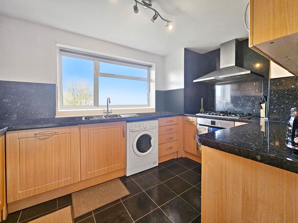 2 bed flat to rent in Bexley Lane, Eltham, London SE9, £1,500 pcm Zoopla