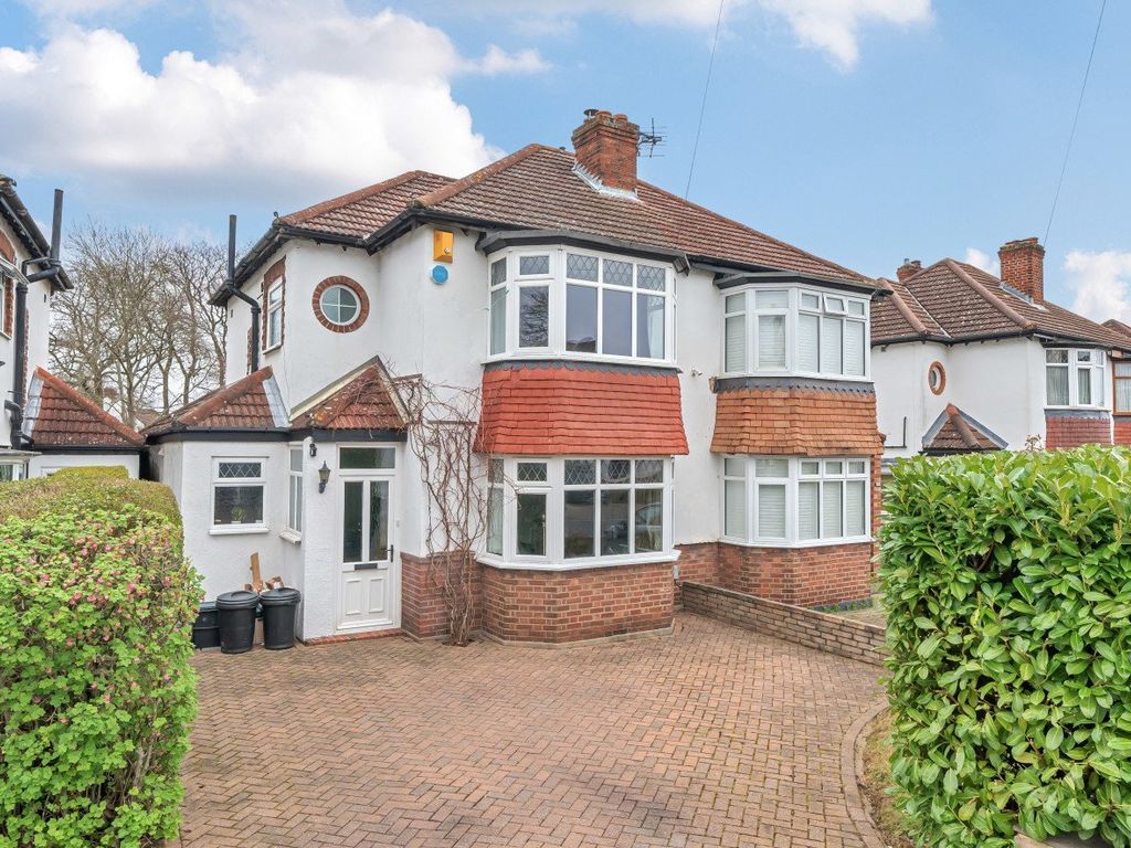3 bed semidetached house for sale in Crescent Drive, Petts Wood, Kent