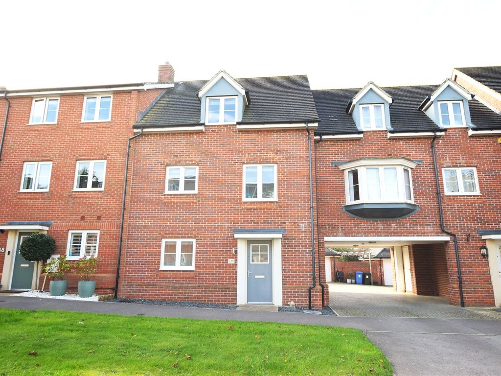 3 bed terraced house for sale in Jubilee Drive, Church Crookham, Fleet