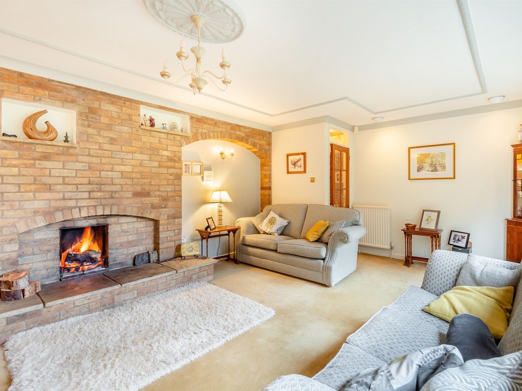 4 bed detached house for sale in Guntons Road, Newborough, Peterborough