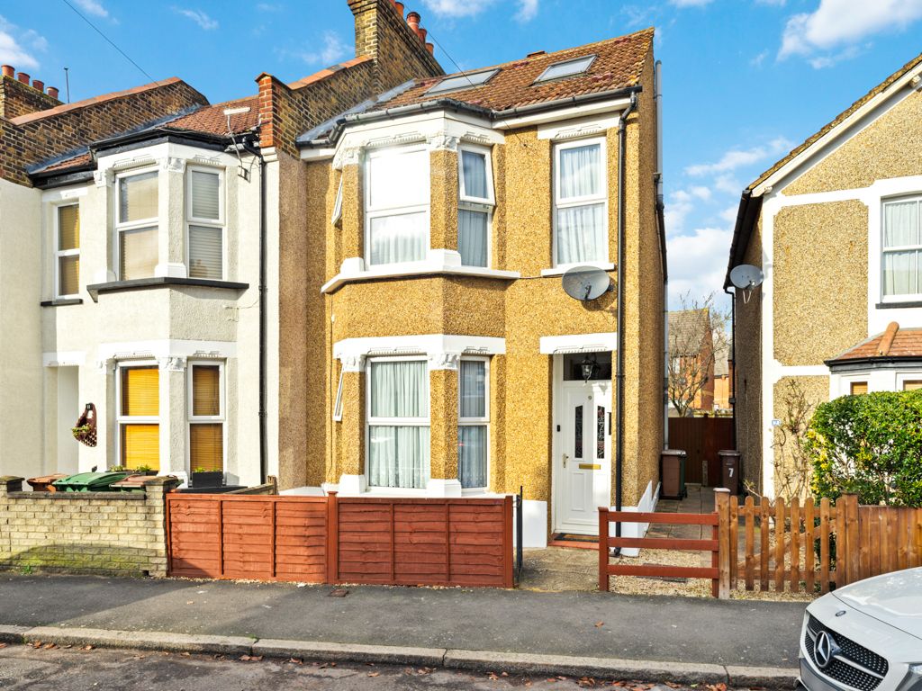3 bed end terrace house for sale in Wood Street, Mitcham CR4 Zoopla