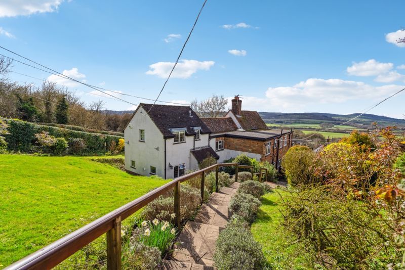 5 bed semidetached house for sale in Lower Road, Loosley Row, Princes