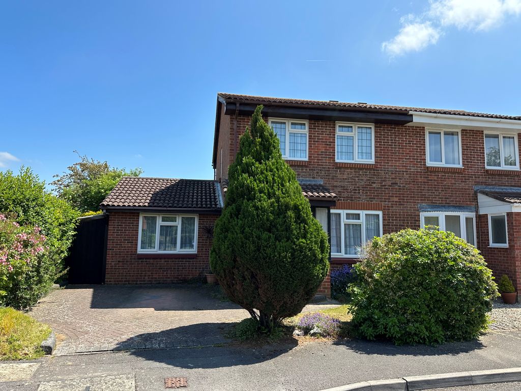 3 bed semidetached house for sale in Sissinghurst Road, Portchester, Fareham PO16, £340,000