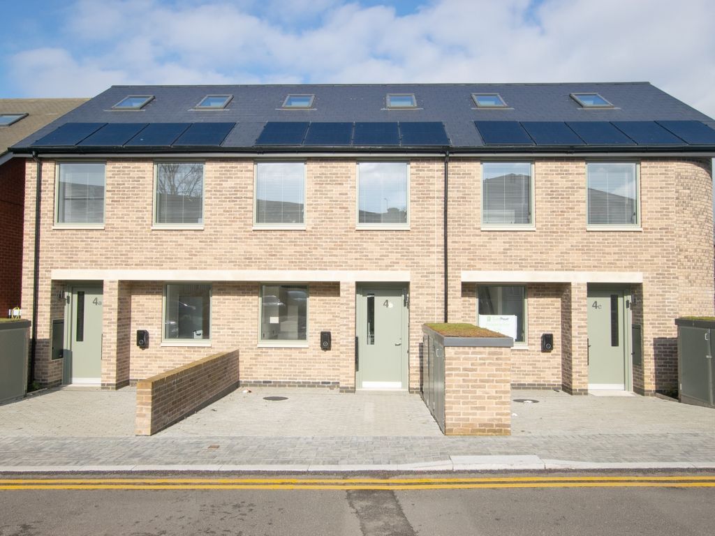 3 bed terraced house for sale in Elmwood Crescent, Kingsbury, London