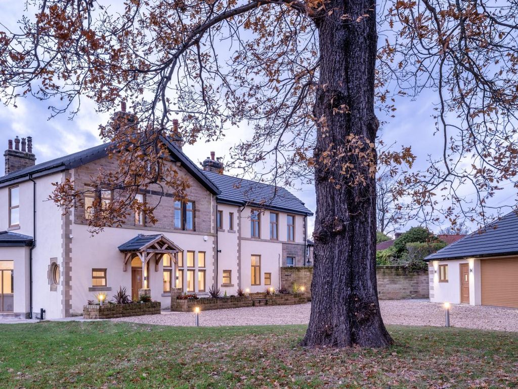 5 bed semidetached house for sale in Carleton Road, Pontefract WF8, £