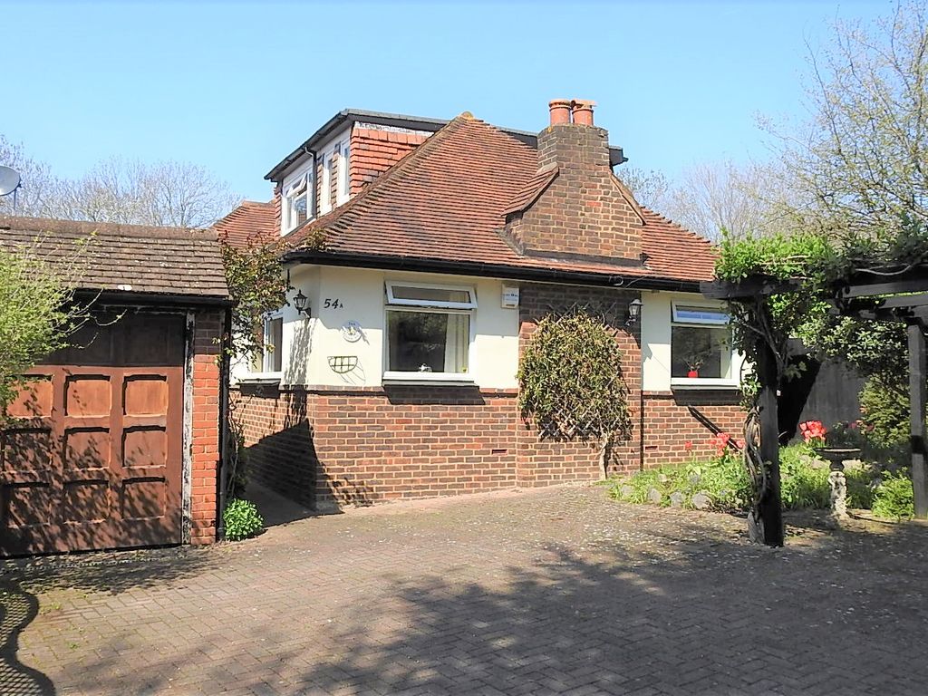 4 bed detached bungalow for sale in Meadow Walk, Ewell Village KT17