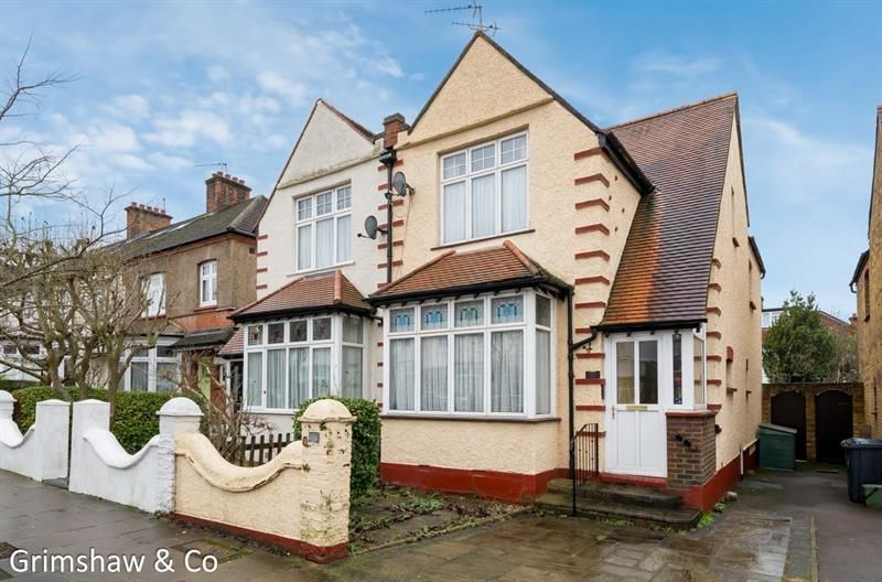3 bed property for sale in Selby Road, Pitshanger Lane Village, Ealing