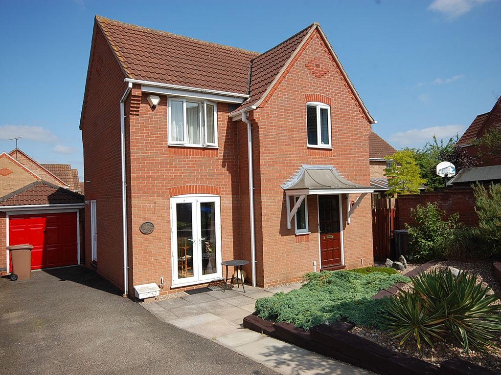 3 bed detached house to rent in Finch Drive, Sleaford NG34, £900 pcm