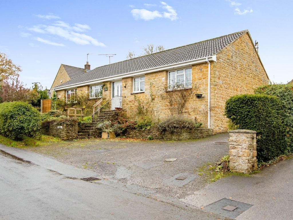 3 bed detached bungalow for sale in Pundfeald, Holton, Wincanton BA9