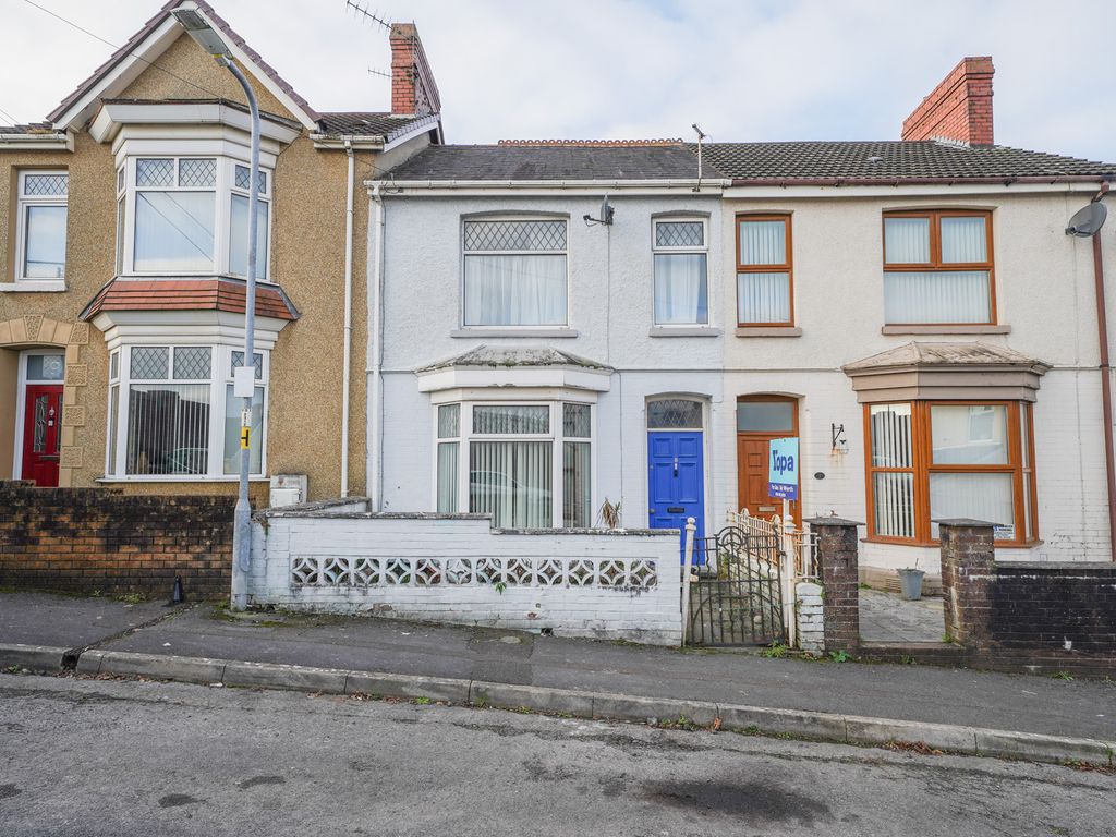 3 bed terraced house for sale in Evans Terrace, Llanelli SA15, £130,000