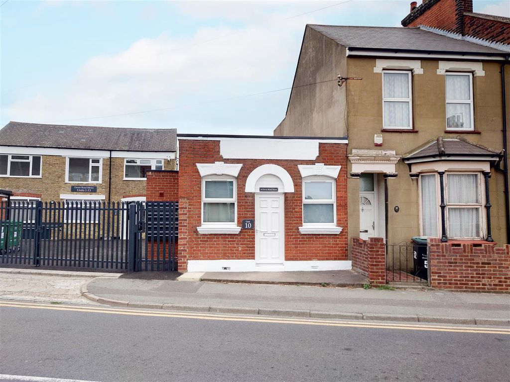 Retail premises to let in Dover Road East, Gravesend DA11, £7,800 pa