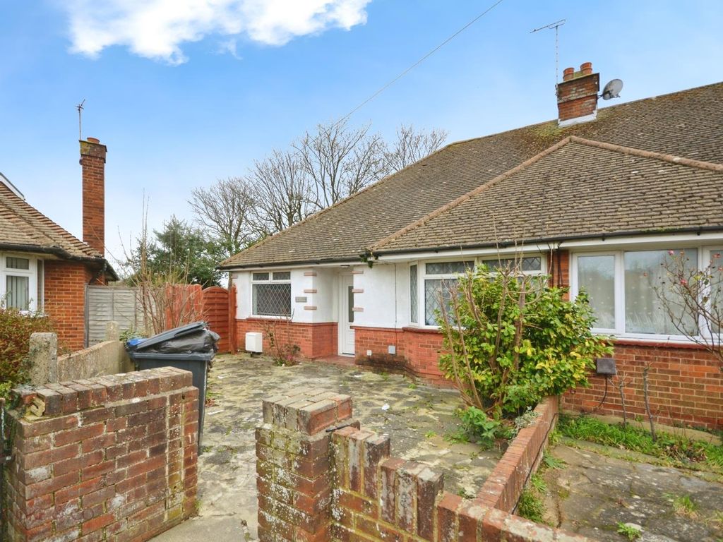 2 bed semidetached bungalow for sale in St James Avenue, Broadstairs