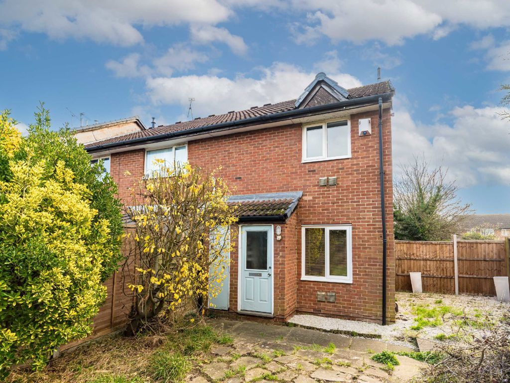 1 bed property for sale in Glen Walk, Isleworth TW7, £300,000 Zoopla