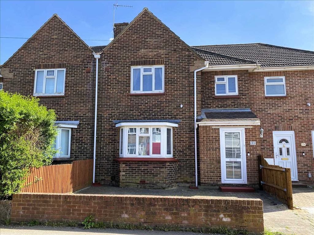 3 Bed Terraced House For Sale In Christianfields Avenue Gravesend Da12