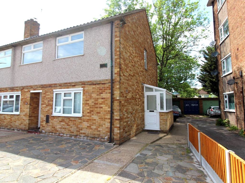 2 bed to rent in Billet Lane, Hornchurch RM11 Zoopla
