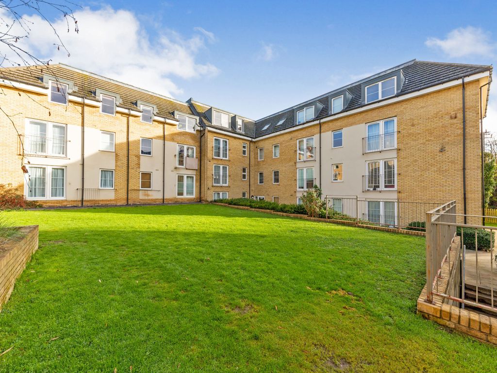 1 bed flat for sale in Watersmeet, Grove Road, Hitchin SG4 Zoopla