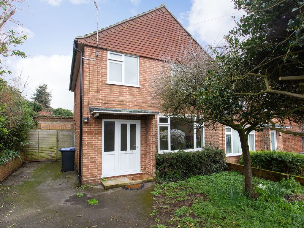 3 bed semidetached house for sale in Whitehall Gardens, Canterbury CT2