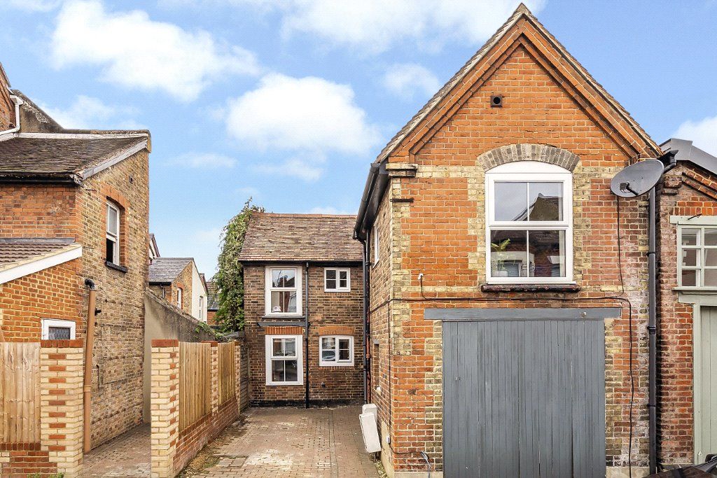 2 bed end terrace house for sale in Guildford, Surrey GU1, £375,000