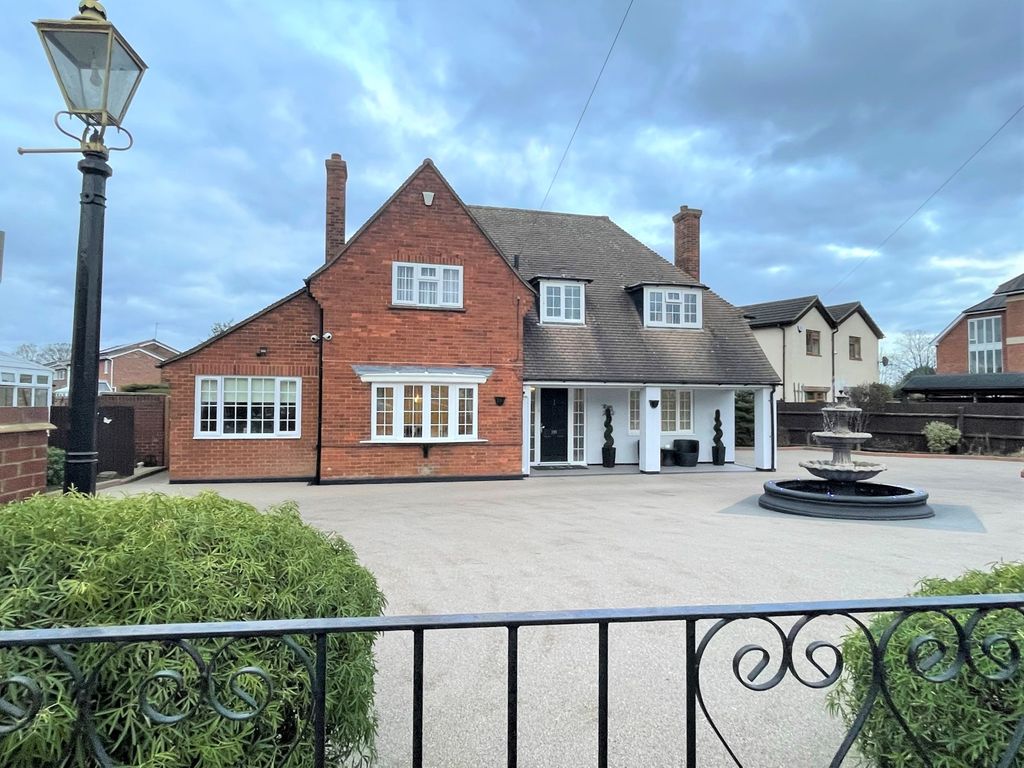 3 bed detached house for sale in Sun Street, Biggleswade SG18 Zoopla