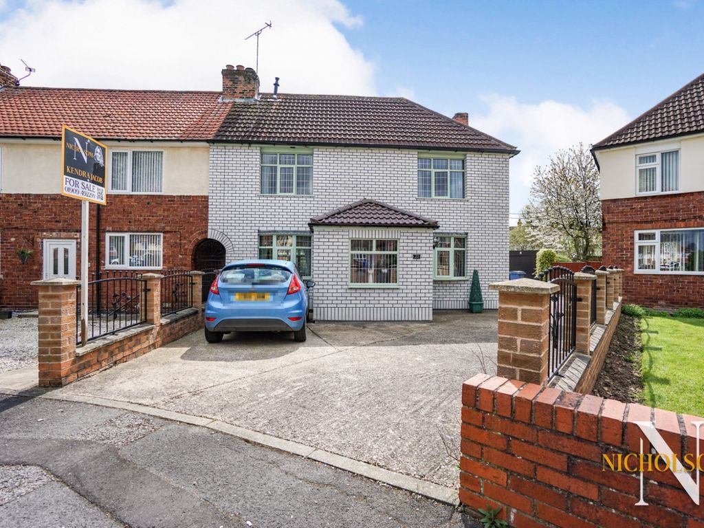 3 bed end terrace house for sale in Knott End, Langold, Worksop