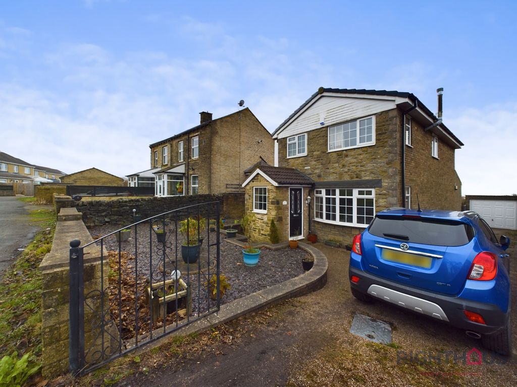 3 bed detached house for sale in Harbour Road, Bradford BD6, £259,995