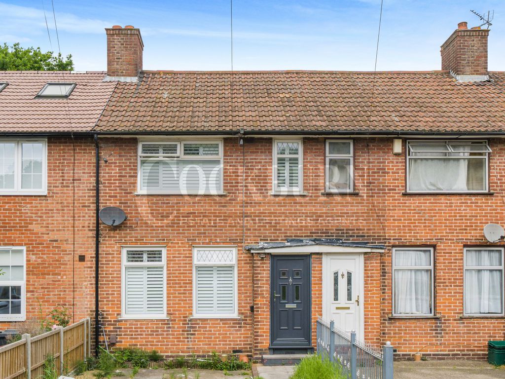 3 bed terraced house for sale in Dunkery Road, London SE9 Zoopla