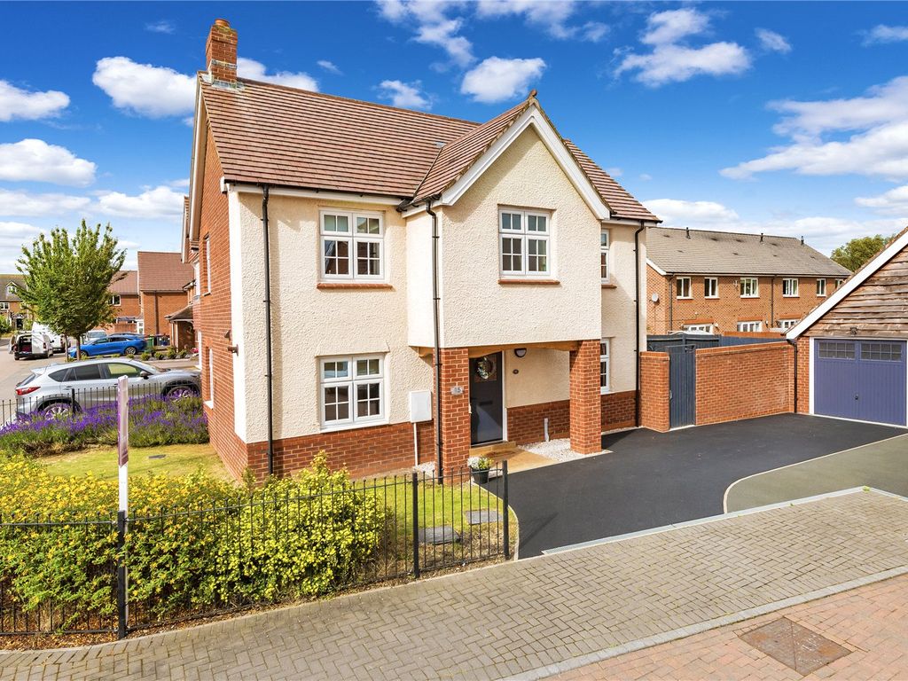 4 bed detached house for sale in Oxmoor Avenue, Hadley, Telford