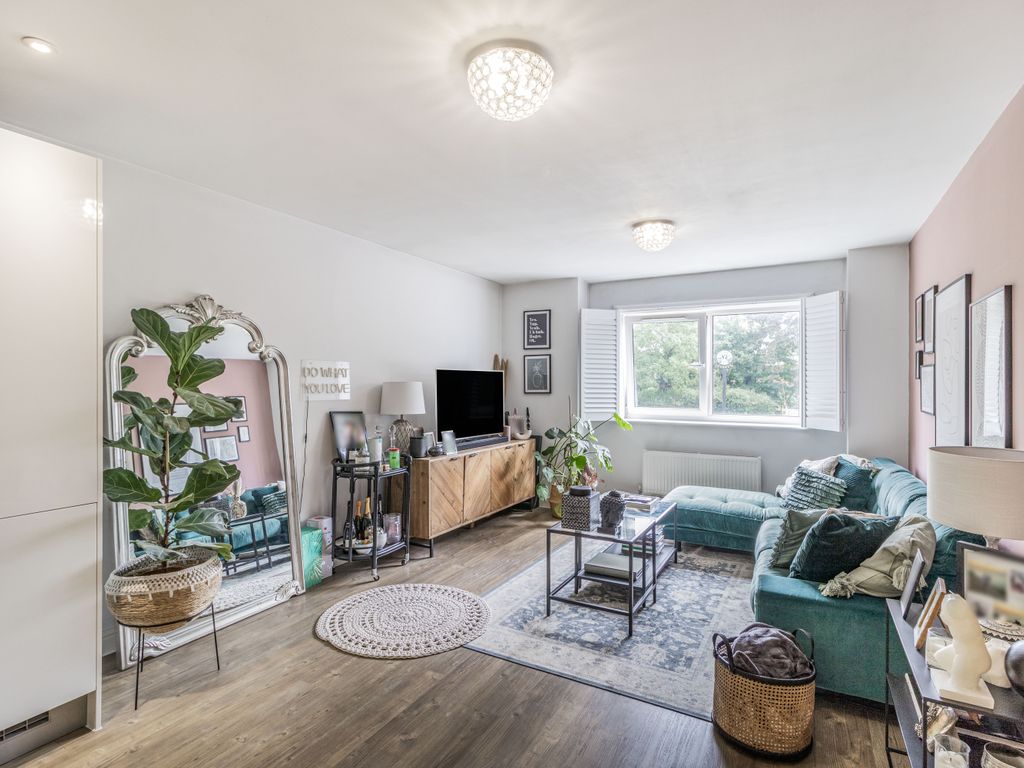 2 bed flat for sale in Vale Road, Bushey WD23 Zoopla