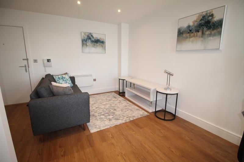 2 bed flat to rent in Greenview House, London Road, Romford RM7 Zoopla