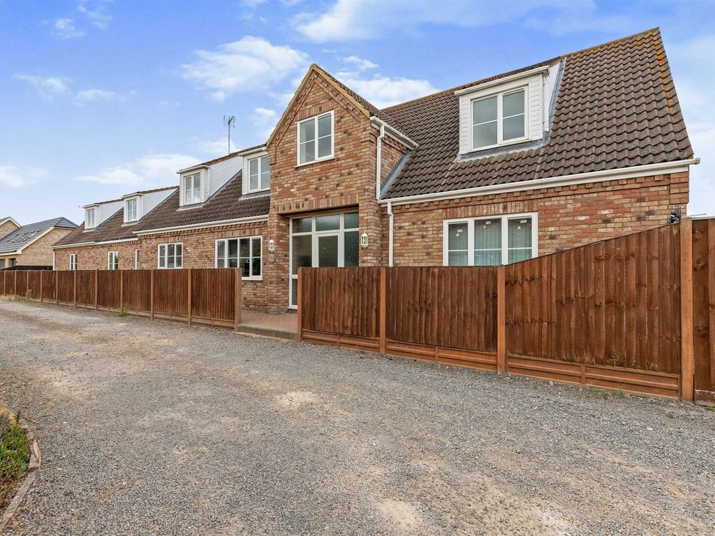 6 bed detached house for sale in Estover Road, March PE15 Zoopla