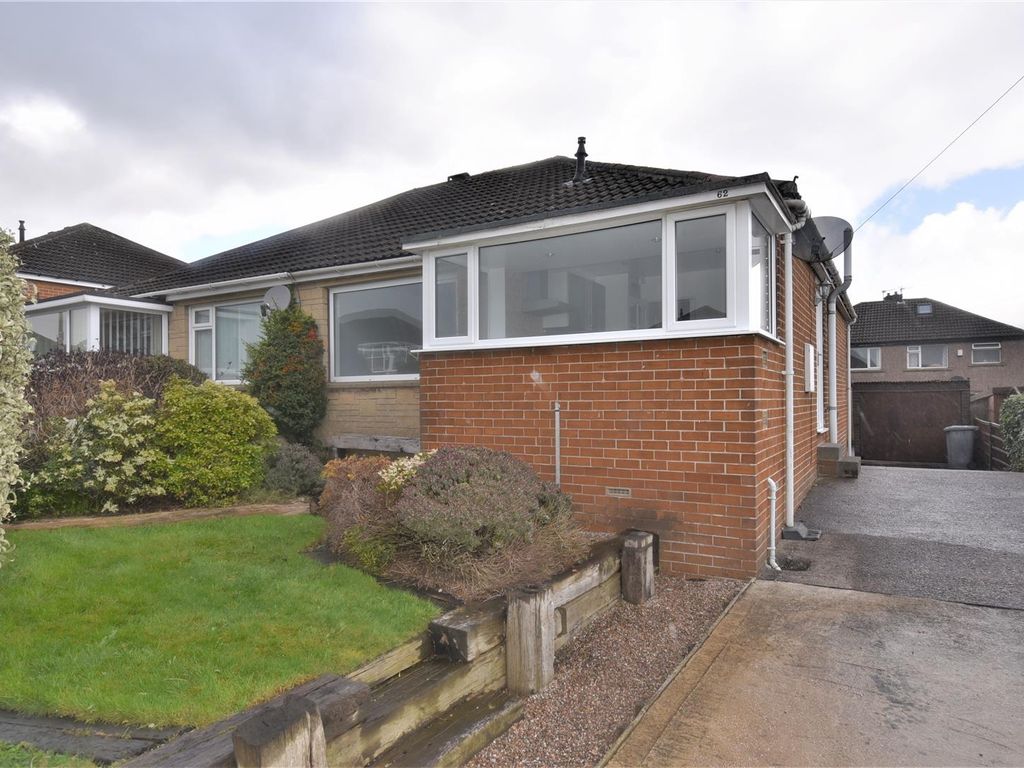 2 bed semidetached bungalow for sale in Chiltern Avenue, Lindley