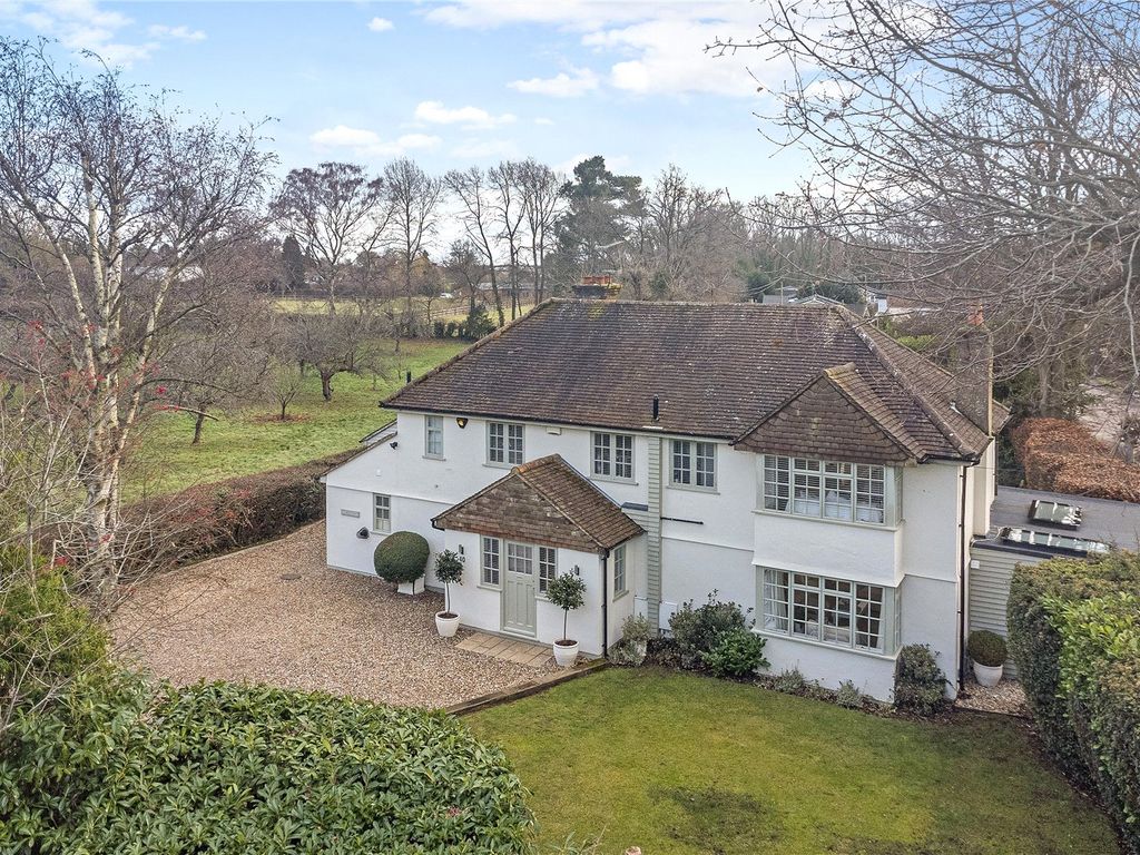 5 bed detached house for sale in Scatterdells Lane, Chipperfield, Kings