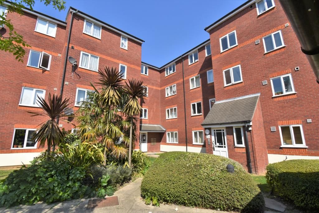 1 bed flat to rent in Harlinger Street, Woolwich SE18, £1,200 pcm Zoopla