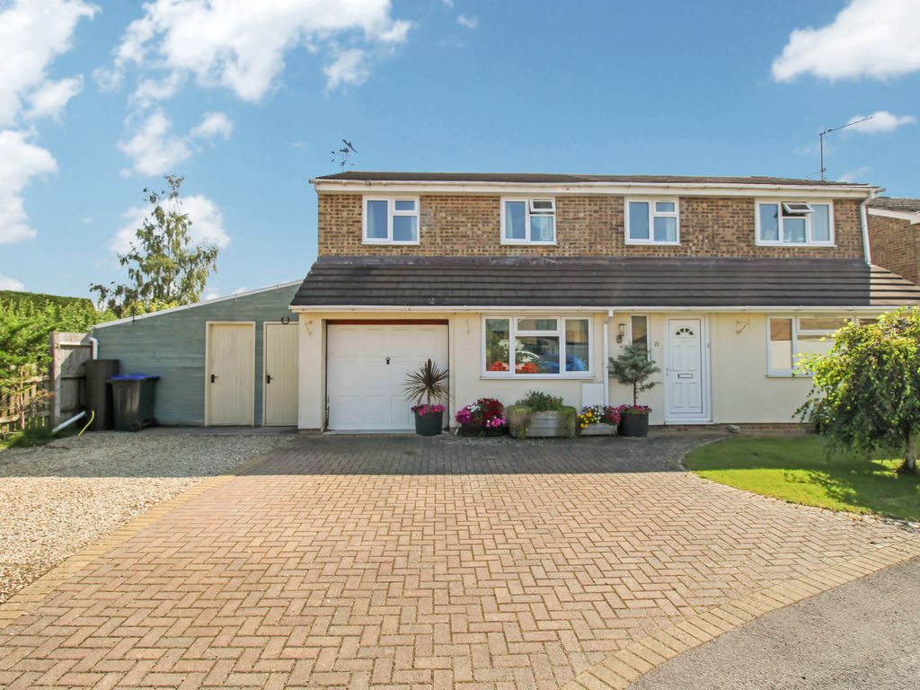 5 bed detached house for sale in Cricklade, Swindon SN6