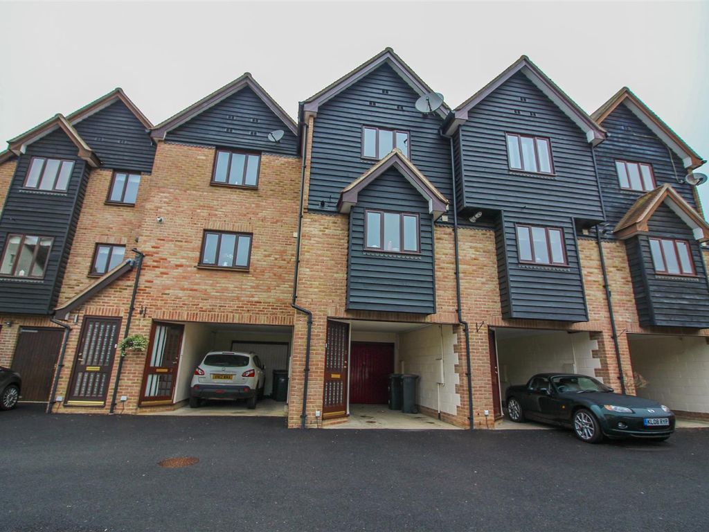 2 bed town house to rent in Brewery Yard, Lower Street, Stansted CM24